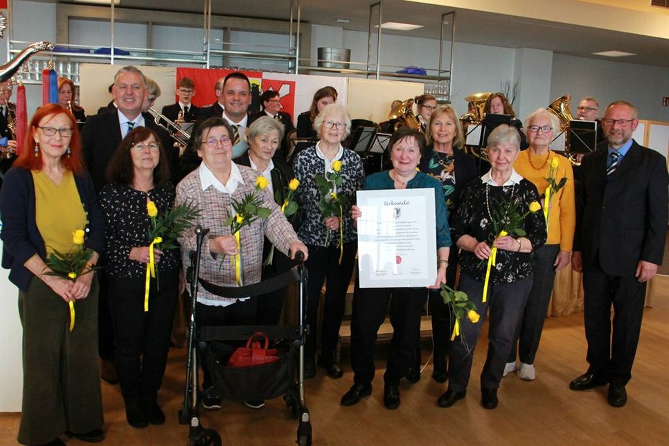 Die Bezirksfrauen und das Nicolai-Team der evangelisch-lutherischen Kirchengemeinde wurden für ihr großes Engagement in der Gemeinde geehrt.