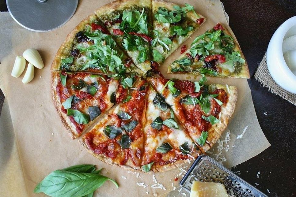 Auch die Pizza kommt ohne Fleisch wunderbar aus.
