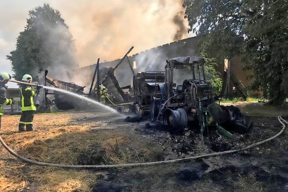 Am Abend bot sich den über 200 beteiligten Feuerwehrleuten und den Bewohnern ein trauriges Bild.