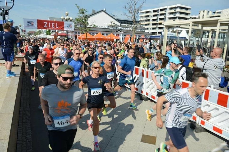 Insgesamt gingen bei den einzelnen Läufen 1.000 Teilnehmende an der Promenade vor der Seebrücke an den Start.