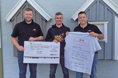 Fin Bartels, ehemaliger Profifußballer und Gründer des Vereins Förde Lütten e.V. zeigte sich begeistert von der großzügigen Spende.