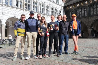 Andreas und Jakob Loors, Peter Massny, Pia Felien Loors, Nicole Warmer, Anna Hoffmann, Rolf Brandt und Carina Nicole Lenz (v. lks.).