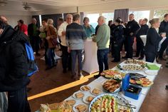 Das Neujahrstreffen in Haus des Gastes bot Raum für Austausch und ein Büfett für den guten Zweck.
