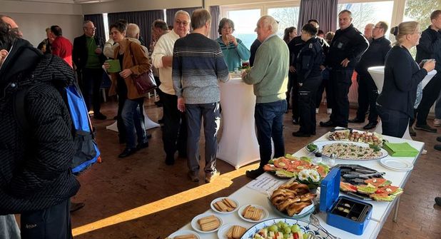 Das Neujahrstreffen in Haus des Gastes bot Raum für Austausch und ein Büfett für den guten Zweck.