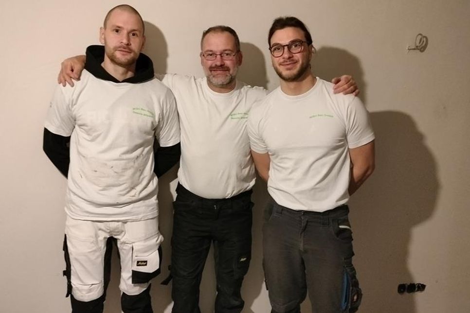 Dennis Driemel (Mi.) und sein Team machen keine Kompromisse: „Ihren Traum setzen wir um!“