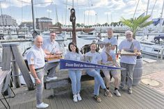 Mit Herzblut, Ehrenamt und vielen Ideen laufen die Vorbereitungen für die beliebte Regatta: Oliver Seiter (Geschäftsführer ancora Marina), Dirk Heckmann (Gewerbeverein Neustadt), Bei Riedel-Wang (ancora Marina), Dr. Udo Stalleicken und Dr. Claas Riedel (beide Wettfahrtleitung NSV), Frans Ijben (Tourismus-Agentur Lübecker Bucht) und der stellvertretende Bürgervorsteher Otto Stoehr (v. lks.).