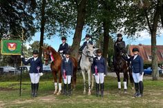 Marlene Schwerin, Rieke Ruttig, Jule Gatzert, Mia Schnack, Leonie Althaus, Lana Siegel, Vanessa Ruttig (v. re.).