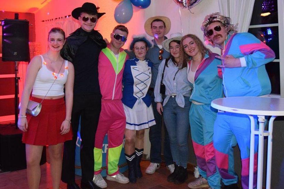 Gute Laune und bunte Kostüme beim Karneval