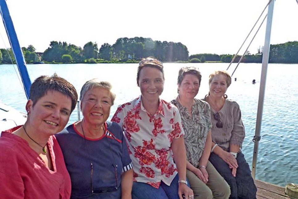 Kerstin Schulz, Angelika Murza, Pamela Lepeschka, Heidrun Behrens und Renate Bartelt aus dem Vorstand der Bosauer LandFrauen freuen sich über Verstärkung.