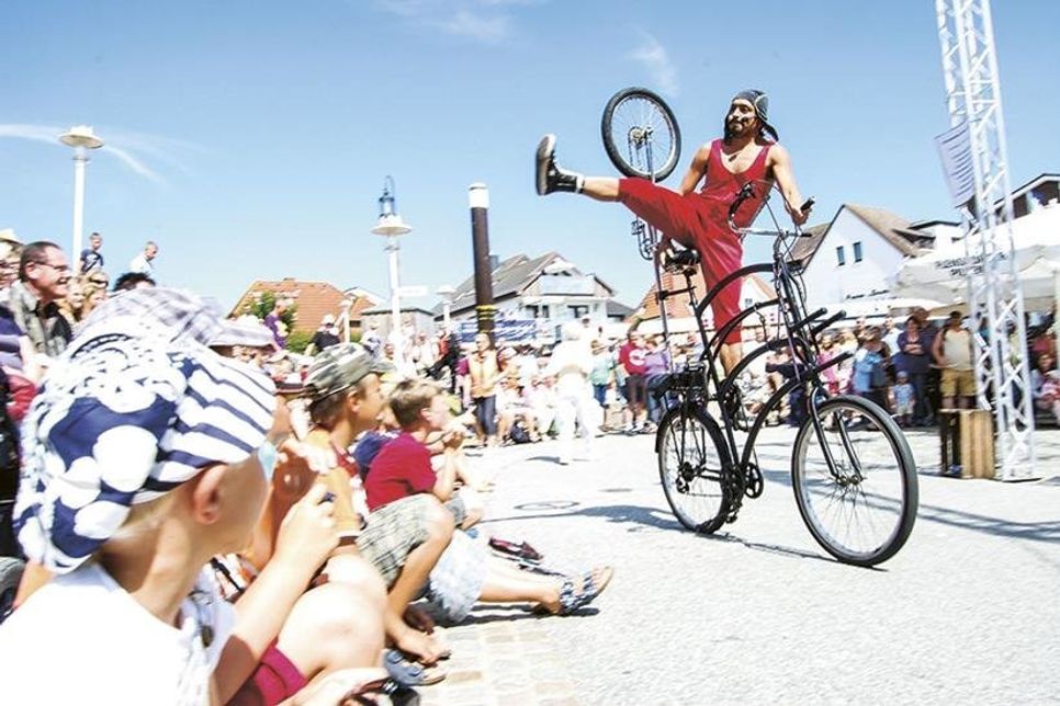 El Kote aus Chile ist ein gern gesehener Künstler beim Straßenkünstlerfestival in Scharbeutz. (Foto: www.luebecker-bucht-ostsee.de)