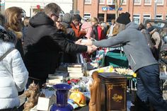 Auf dem Marktplatz in Neustadt darf am Ostermontag wieder gestöbert werden. (Archivbild)