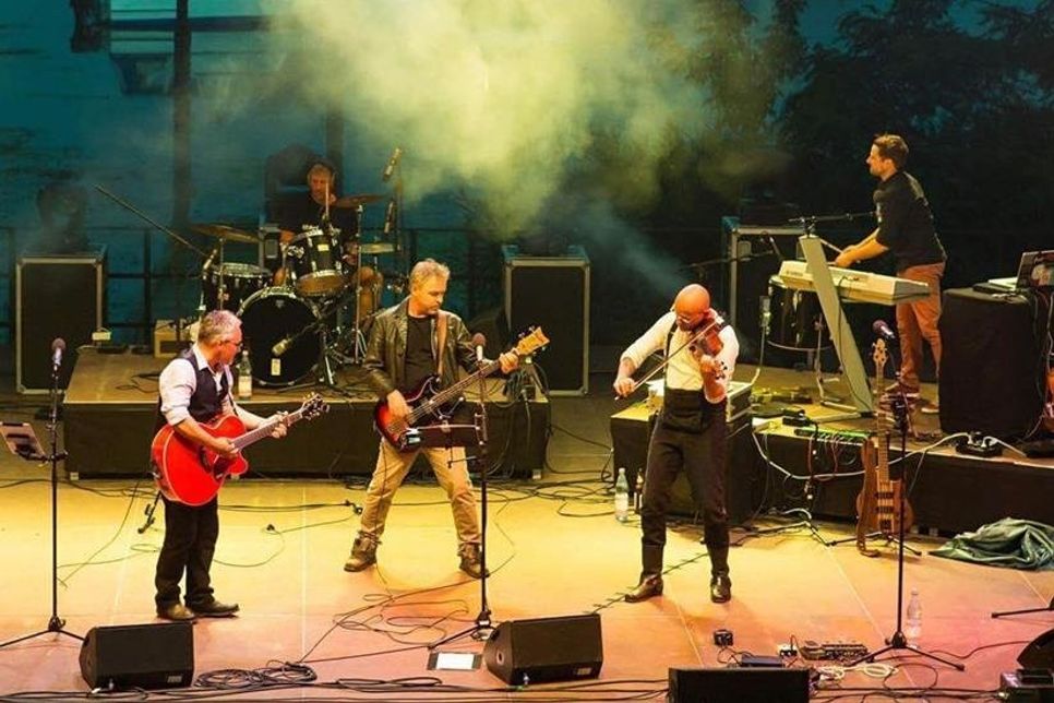 Vera Schulze (lks.) und Raphaela Ruzec entführen die Gäste in die Welt der Musicals.