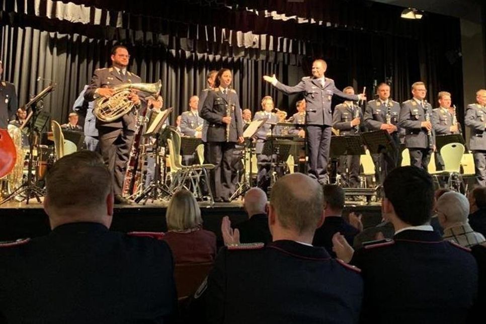 Luftwaffenmusikkorps Erfurt spielte für „100 Familien in Not“.