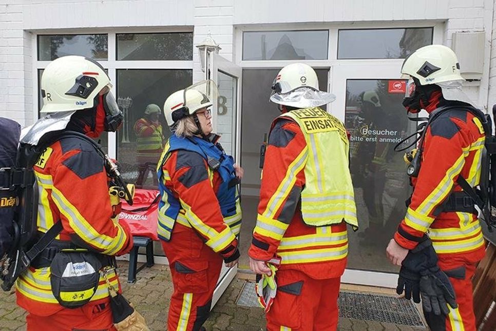 In einem leerstehenden Alten- und Pflegeheim in der Bahnhofstraße in Gleschendorf fand die Großübung statt.
