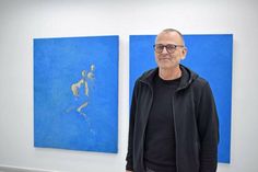 Seit über 30 Jahren widmet sich Jörg Kaminski der Malerei – einen Ausschnitt seiner jüngsten Werke zeigt die aktuelle Ausstellung „Hinter dem Licht“, in den Räumen des Kunstkreises Preetz.