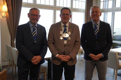 Bürgervorsteher Matthias Dammer, Bürgermeister Sebastian Rieke und Tourismuschef Manfred Wohnrade (v. lks.) nahmen die Gäste in Empfang.