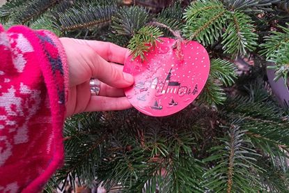 Beim Baumschmuck sollte auf Nachhaltigkeit geachtet werden.