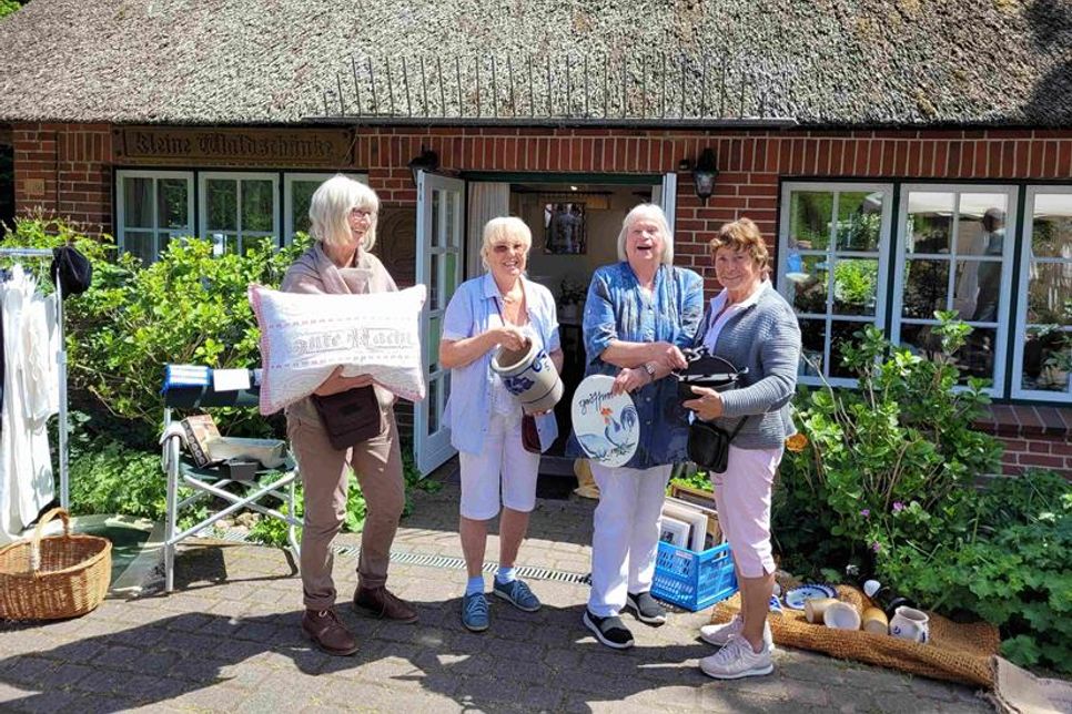 Der Antikmarkt wird seit Jahrzehnten von Astrid Petersen und ihrem Team organisiert.