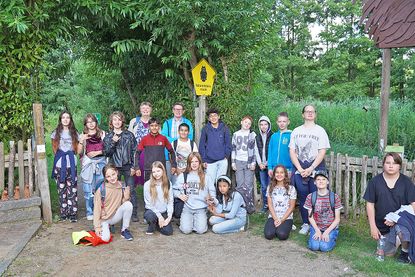 Die Klasse 5a hatte unter anderem an der WunderWeltWasser ein QR-Code-Schild und Tonskulpturen installiert.