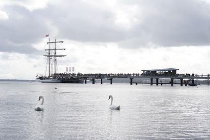 Die „Tolkin“ war extra vorbeigekommen und hatte den Bootsanleger eingeweiht.