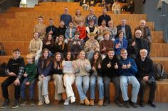 Einige der teilnehmenden Schülerinnen und Schüler mit den MINT-Lehrkräften und Rotariern bei der „Kick-Off-Veranstaltung“.
