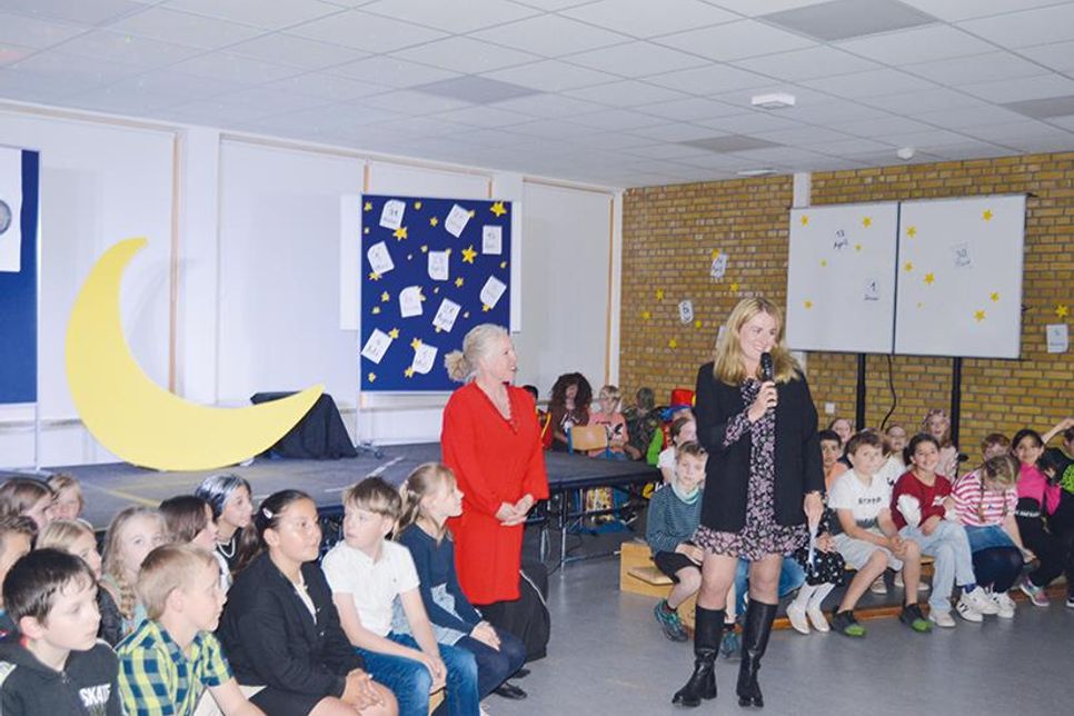 Mit ihrer Kollegin Anna Horn (bei dieser Aufführung nicht anwesend) hatten die Lehrerinnen Silvia Richter (li.) und Birgit Schaufelberger das Musical mit den Drittklässlern einstudiert.