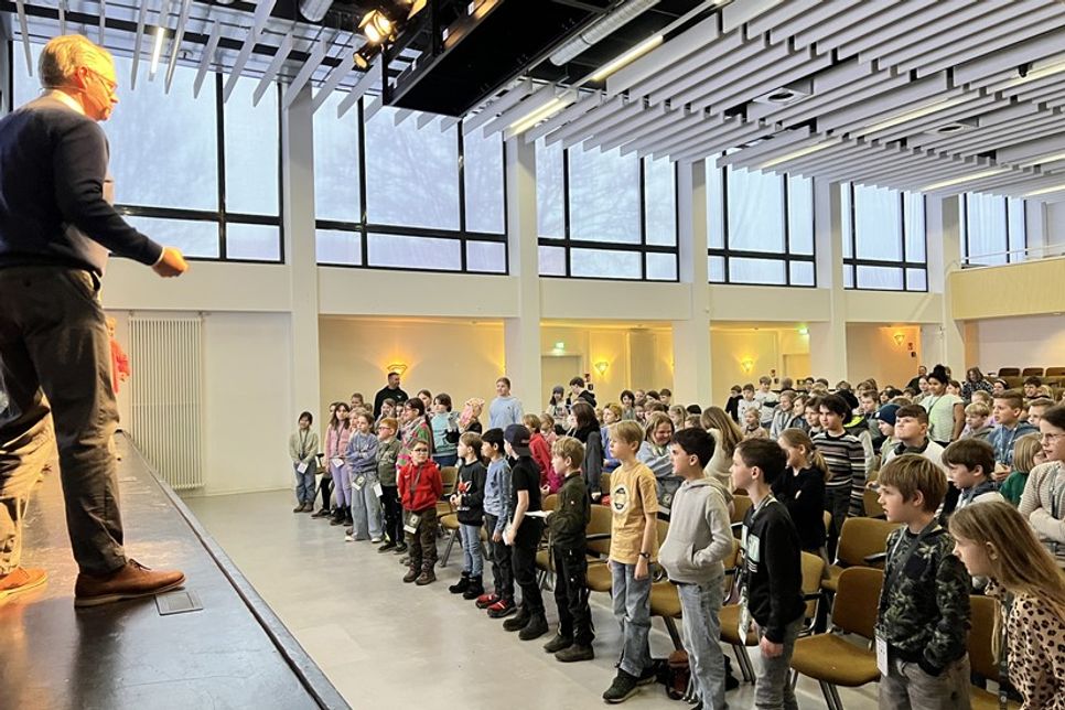 Ein Gefühle-Quiz sorgte zusätzlich für Bewegung und viel Action im Saal.