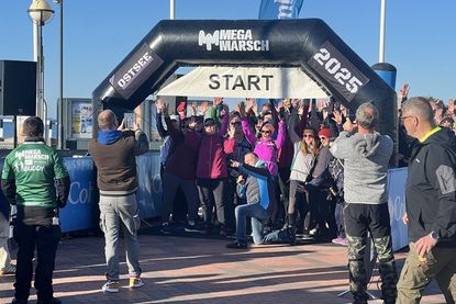 Beim 4. Megamarsch an der Ostsee haben sich über 7.000 Menschen angemeldet. Ein neuer Rekord!