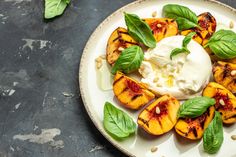 Fruchtig und lecker: Dieses Gericht eignet sich perfekt als Vorspeise oder Beilage. (Foto: Adobe Stock)