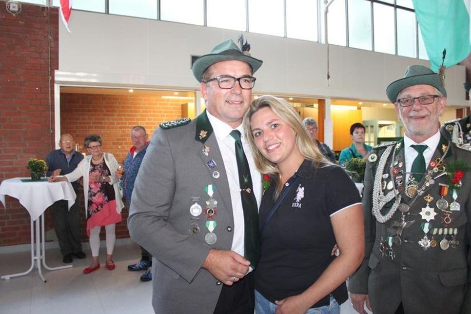 König Alexander Krupp wurde mit seiner Königin Nadja im vergangenen Jahr von den Gildebrüdern in der Gildehalle gefeiert.