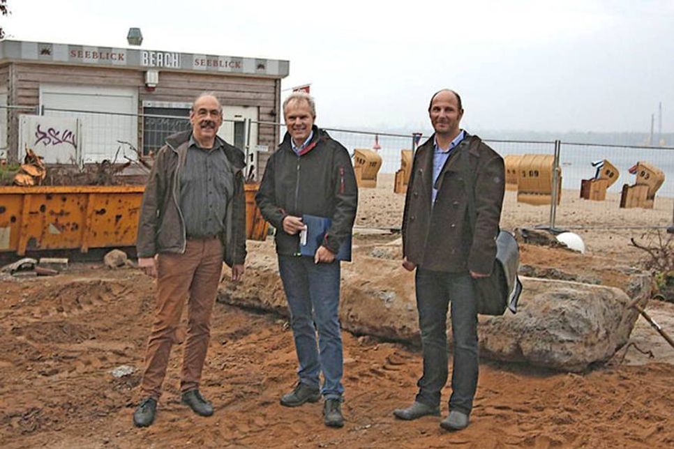 Harald Rutz vom Amtsbetriebshof, Bürgermeister Alexander Orth und Landschaftsarchitekt Dirk Barteldt bei der Baubegehung.
