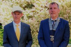 Axel Sommerlatt (lks.) übergibt das Präsidentenamt an Volker Koppitz (re.).