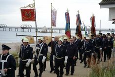 Viele befreundete Feuerwehren waren mit einer Fahnenabordnung am Festumzug beteiligt.
