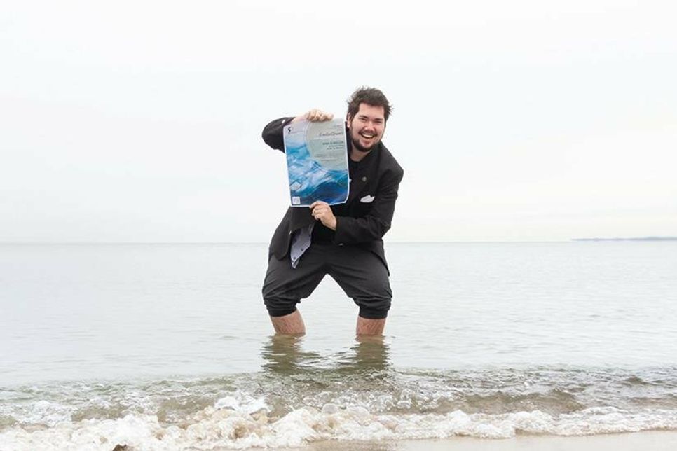 Melvin-Maurice Kamp, Auszubildender der TSNT GmbH, ist Projektverantwortlicher des Kunstwettbewerbs 2024 und freut sich auf eine rege Beteiligung.