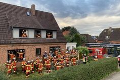 In den Sommermonaten stand der Feuerwehr ein Haus zum freien Üben zur Verfügung.
