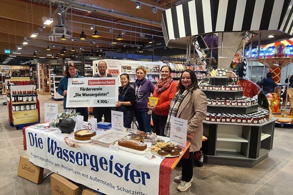 Sarah Kaffka, Benjamin Haase, Yoko Rieger, Tanja Hafermalz, Anna Lisa Jürgens und Vesna Malic (v. lks.).