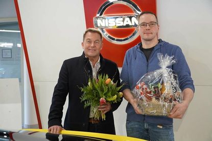 Inhaber Markus Hagen (lks.) mit Jubilar Mario Schmelzer.