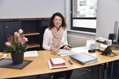 Bettina Schäfer, Bürgermeisterin der Gemeinde Scharbeutz, informiert über vorübergehende Maßnahmen und Schließungen und appelliert dazu, besonnen zu bleiben.