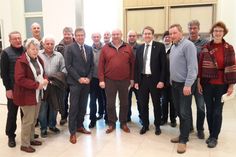 Der Schleswig-Holsteinische Ministerpräsident Daniel Günther und Wirtschaftsminister Bernd Buchholz stellten sich gerne für ein Gruppenfoto zur Verfügung.