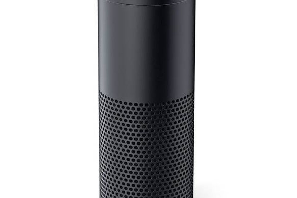 Hört zu und befolgt Befehle: Amazon Echo mit Software Alexa.