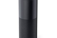 Hört zu und befolgt Befehle: Amazon Echo mit Software Alexa.