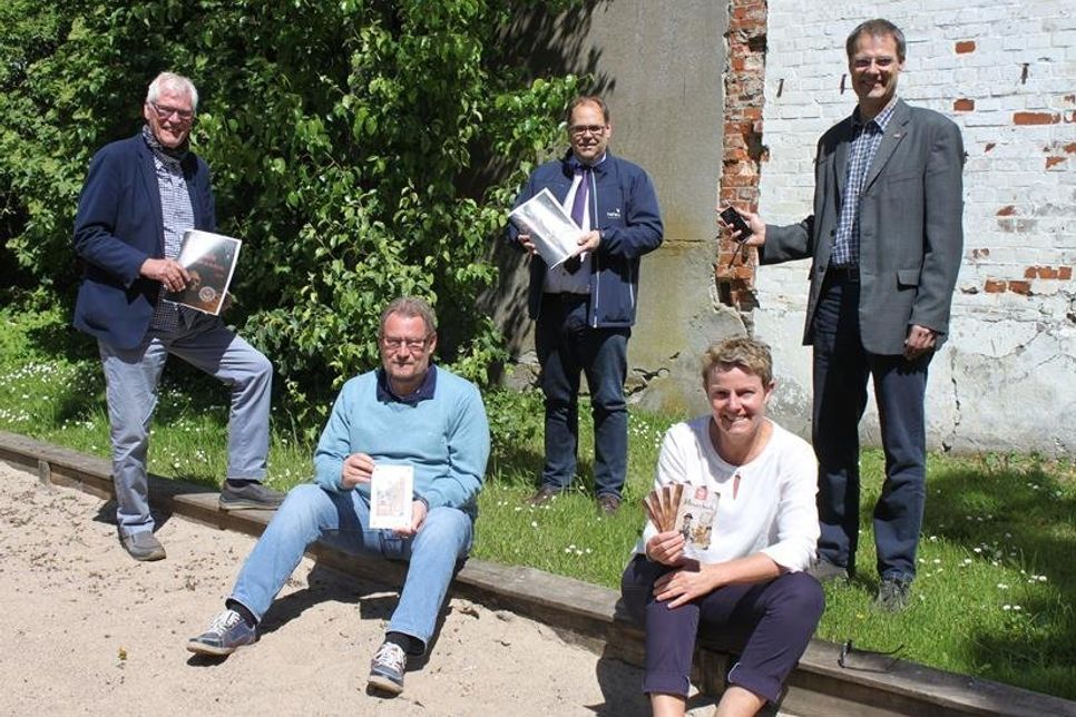 Uwe Muchow, Heiko Nellies, Mirko Spieckermann, Kai-Anne Christensen und Frank Wilschewski (v. lks.) sind startklar für eine neue Schatz-Saison.