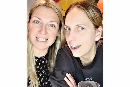 Die Ostsee-Perlen und reporter-Podcasterinnen Gesche Muchow (lks.) und Kristina Kolbe waren bei dieser Folge eventuell in einer kleinen Sektlaune.