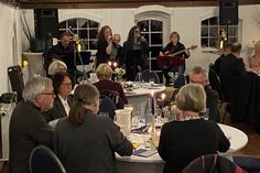 Die Band „HeiLeit“ untermalte mit ihrer Musik einen Abend voller Begegnung, Anerkennung und Perspektiven.