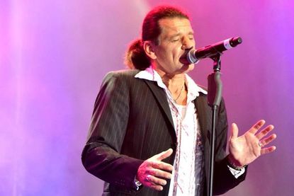 Wenn die Band „Joe Cocker Illusion“ auftritt, heißt es: „Augen schließen und die perfekte Täuschung erleben.“