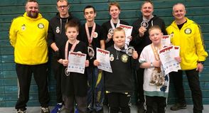 Trainer Christopher Aumer, Phillip Path, Henri Kneib, Nicole Didjoneit, Jens Kaller, Jens Uwe Schütt (hinten v. lks.), Leopold Schütt, Robert Kaller und Julian Aumer (vorne v. lks.).