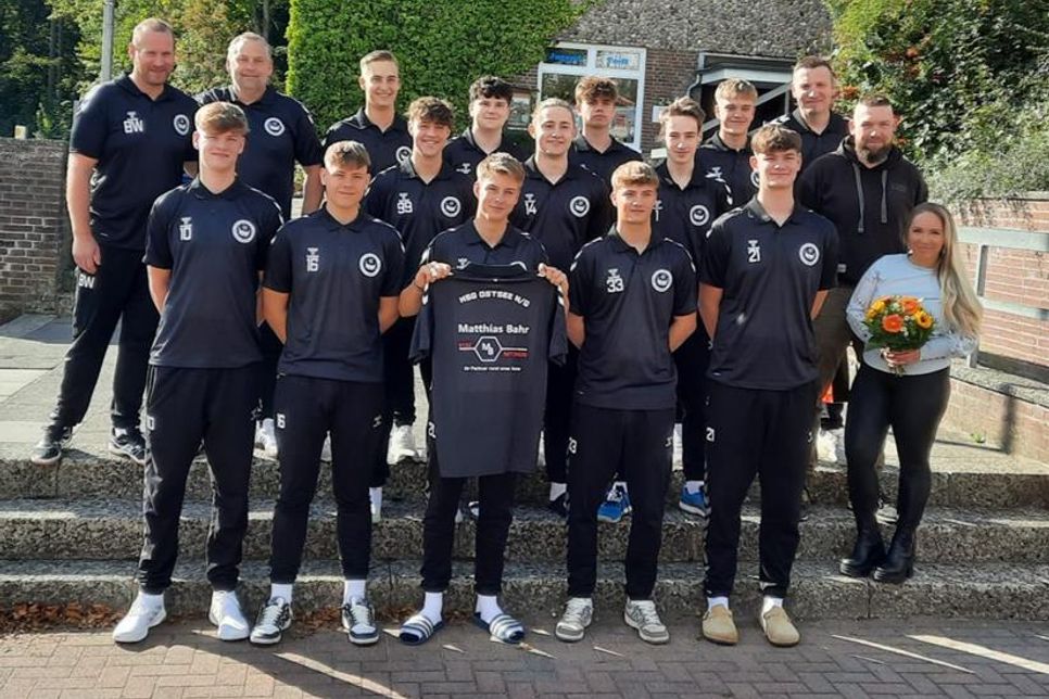 Die Firma Matthias Bahr sponsert die männliche A-Jugend der HSG Ostsee.