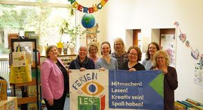 Diese Bibliothekarinnen setzen sich für die Leseförderung in Ostholstein ein: Wiebke Kuchel (Bad Schwartau), Carmen Wagner (Heiligenhafen), Heike Brinker (Heiligenhafen), Alexandra Sturm (Oldenburg), Turit Flohr (Lensahn), Kathrin Brümmer (Stockelsdorf), Sabine Stryga (Neustadt) und Susanne Hansen (Fehmarn; v. lks.).
