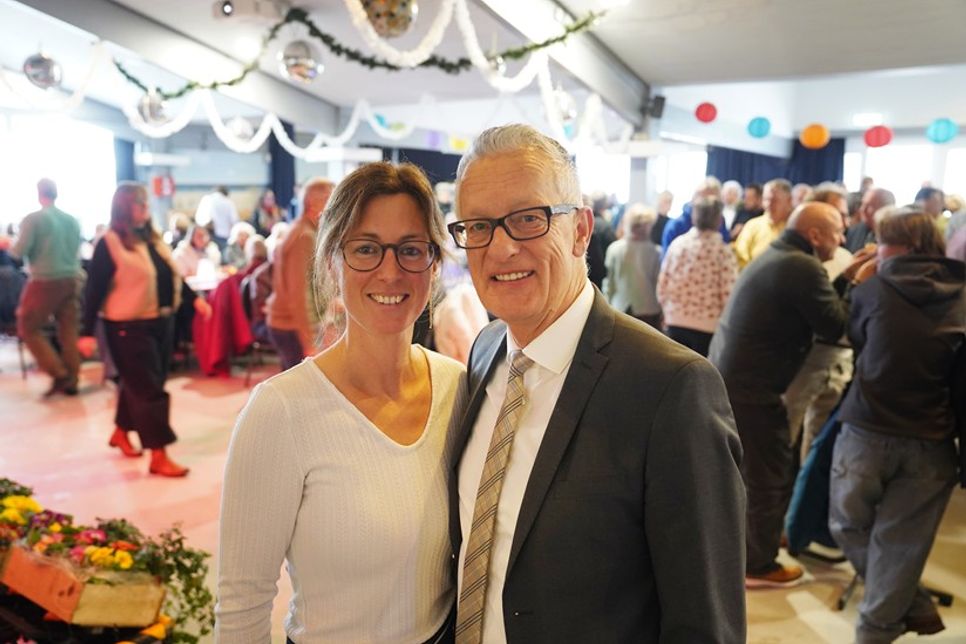 Bürgermeisterin Stefanie Friedrich-Suhr und Tourismusleiter Thorsten Dücker blicken nach vorn.