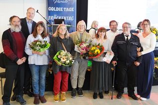 Bürgermeisterin Stefanie Friedrich-Suhr (re.) dankte den engagierten Bürgerinnen und Bürgern: Reiner Kolbe, Pater Ralf Winterberg, Birgit Kolbe, Martina Christiansen, Cornelia Schlundt, Michaela Howitt, Andreas Wendlandt und Andreas Horstmann (v. lks.).